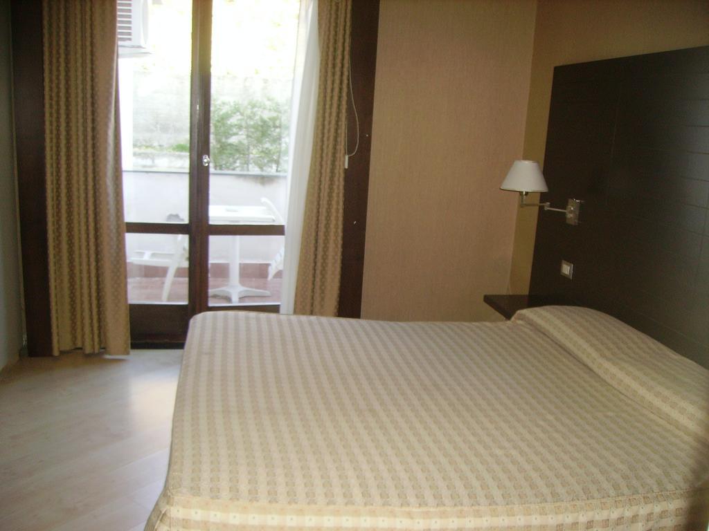 Hotel Diecimare Cava deʼ Tirreni Exterior foto